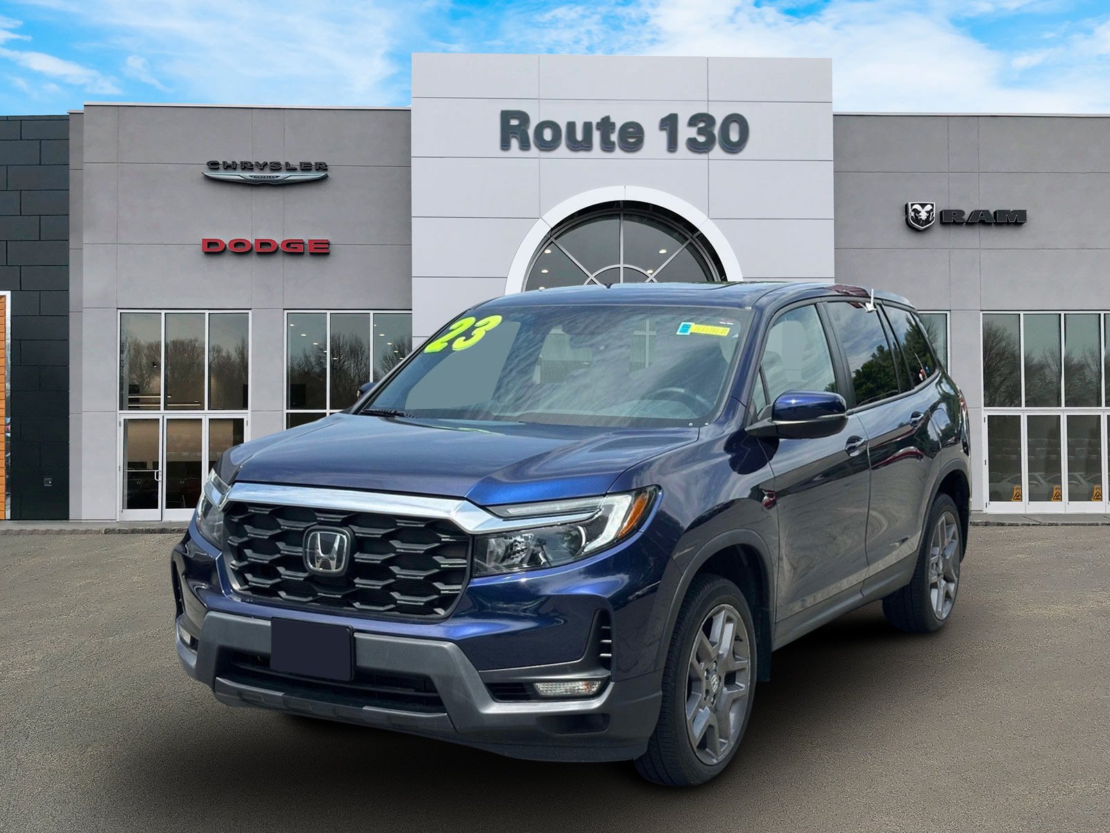 Used 2023 Honda Passport EX-L image 2