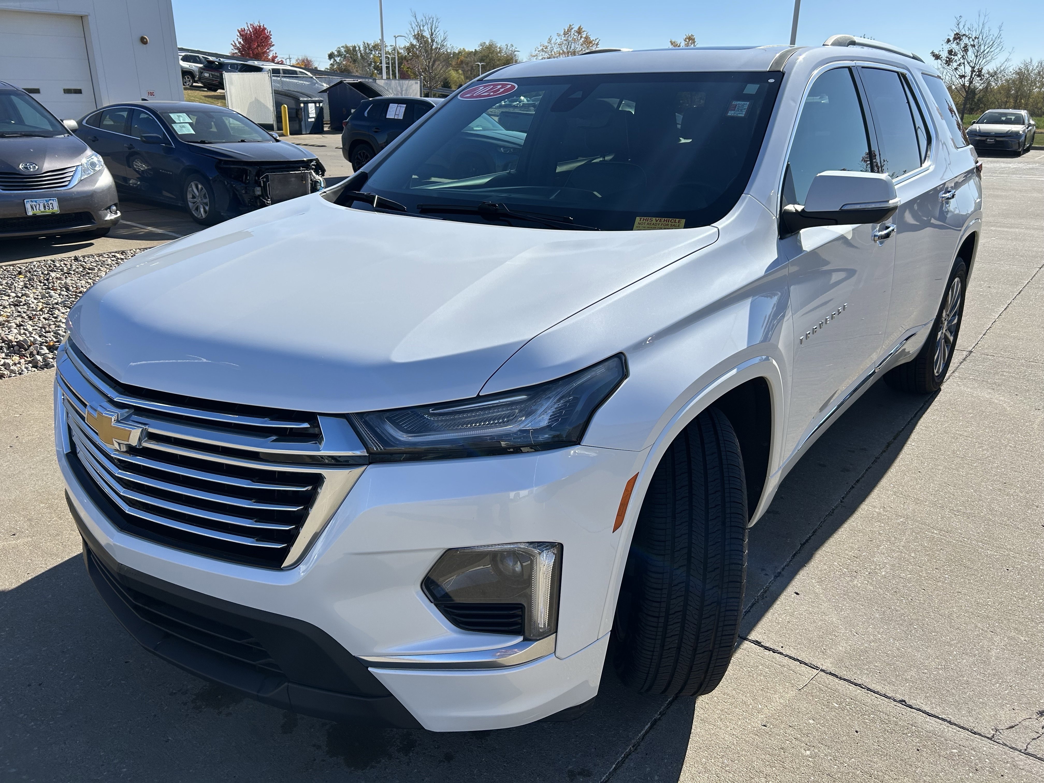 Used 2023 Chevrolet Traverse Premier image 3