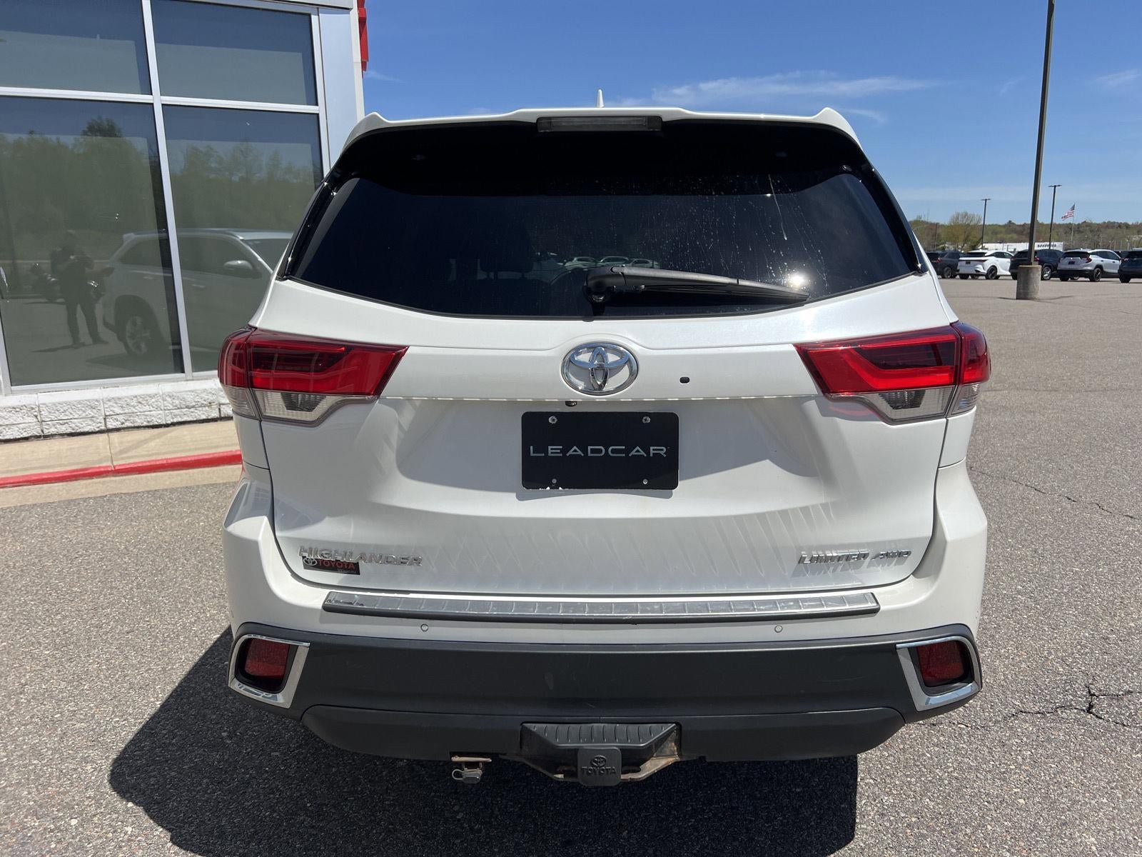 Used 2017 Toyota Highlander Limited AWD/4WD image 12