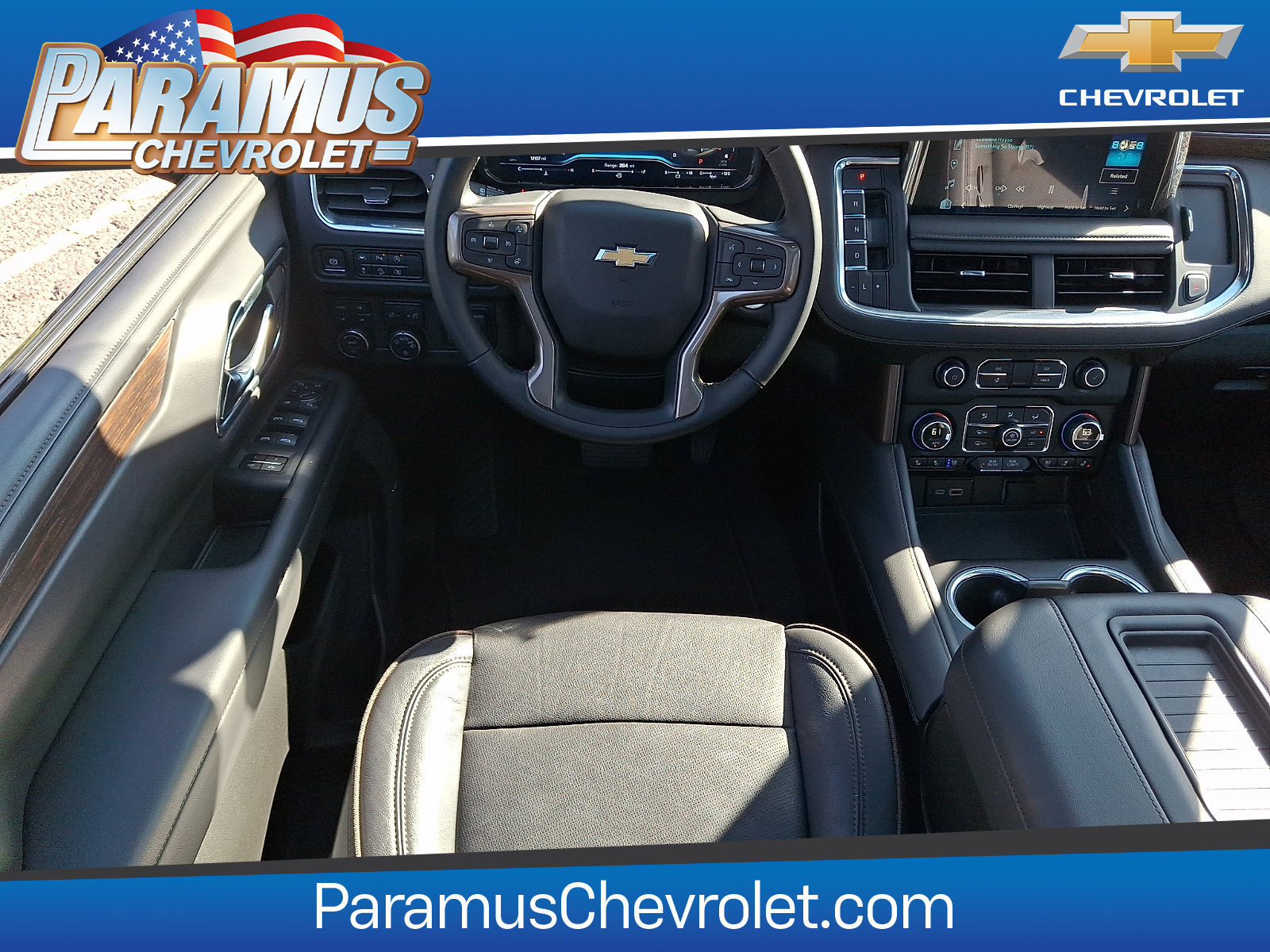 Used 2024 Chevrolet Suburban High Country AWD/4WD image 12