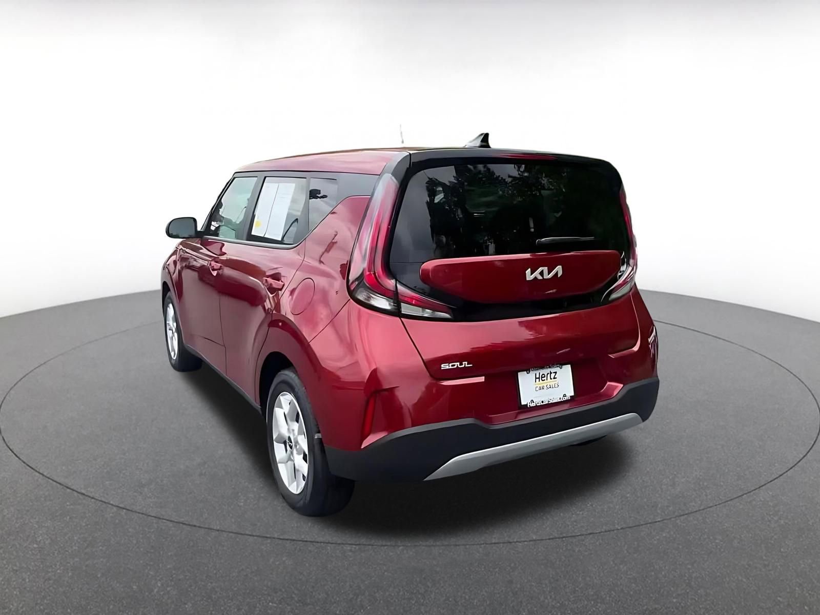 Used 2025 Kia Soul LX w/ LX Technology Package FWD image 11
