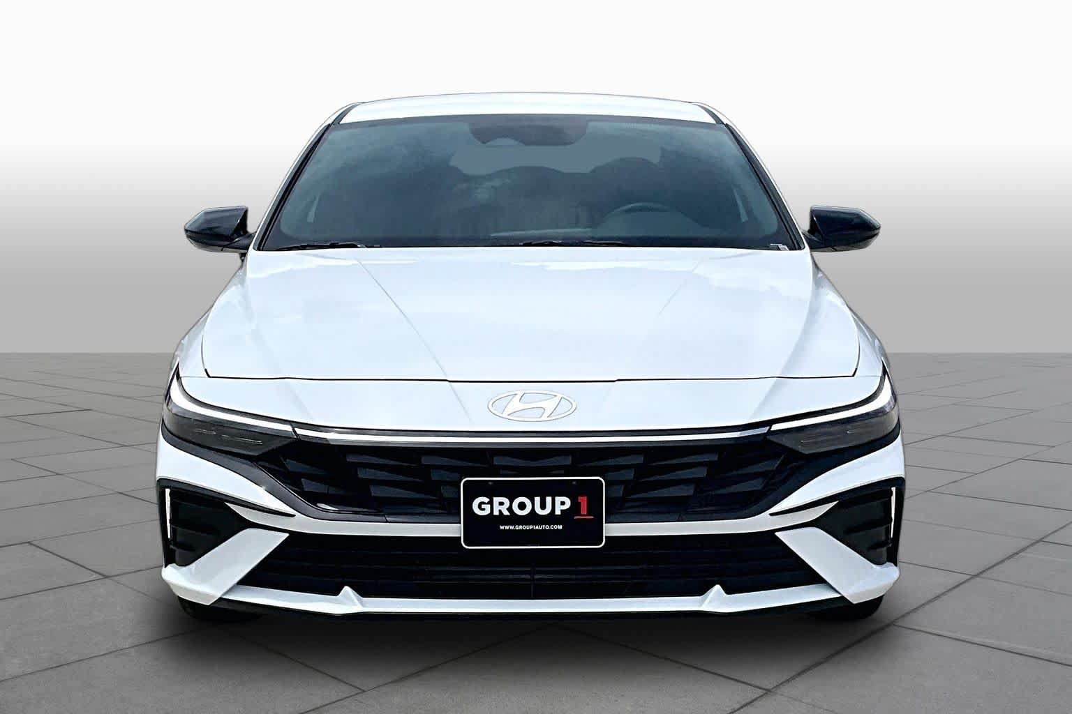 Used 2026 Hyundai Elantra Sport FWD image 4