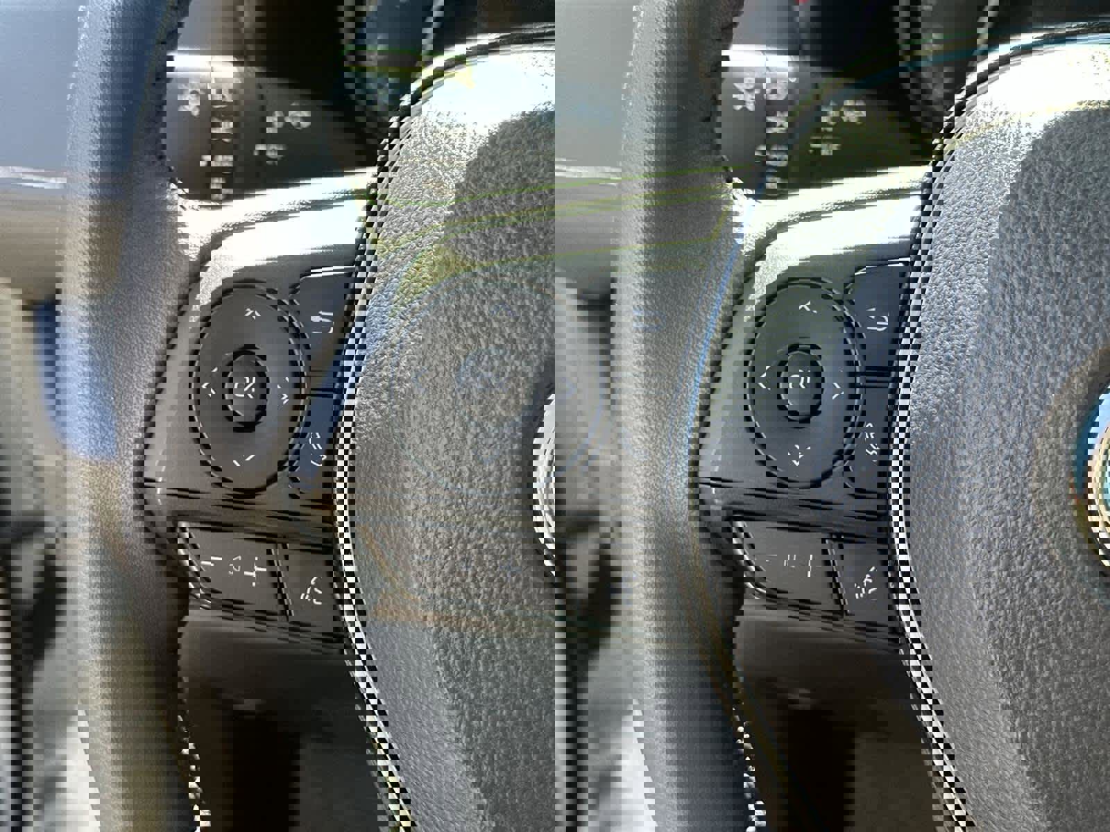 Used 2025 Toyota RAV4 XLE Premium image 24