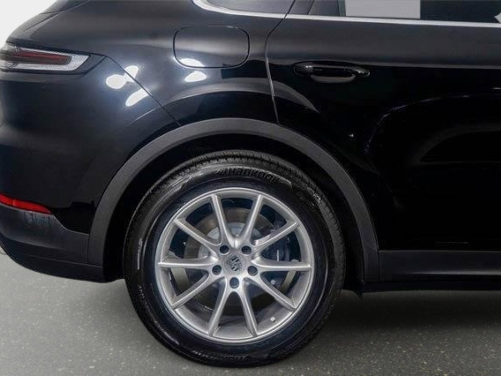 Used 2024 Porsche Cayenne image 27