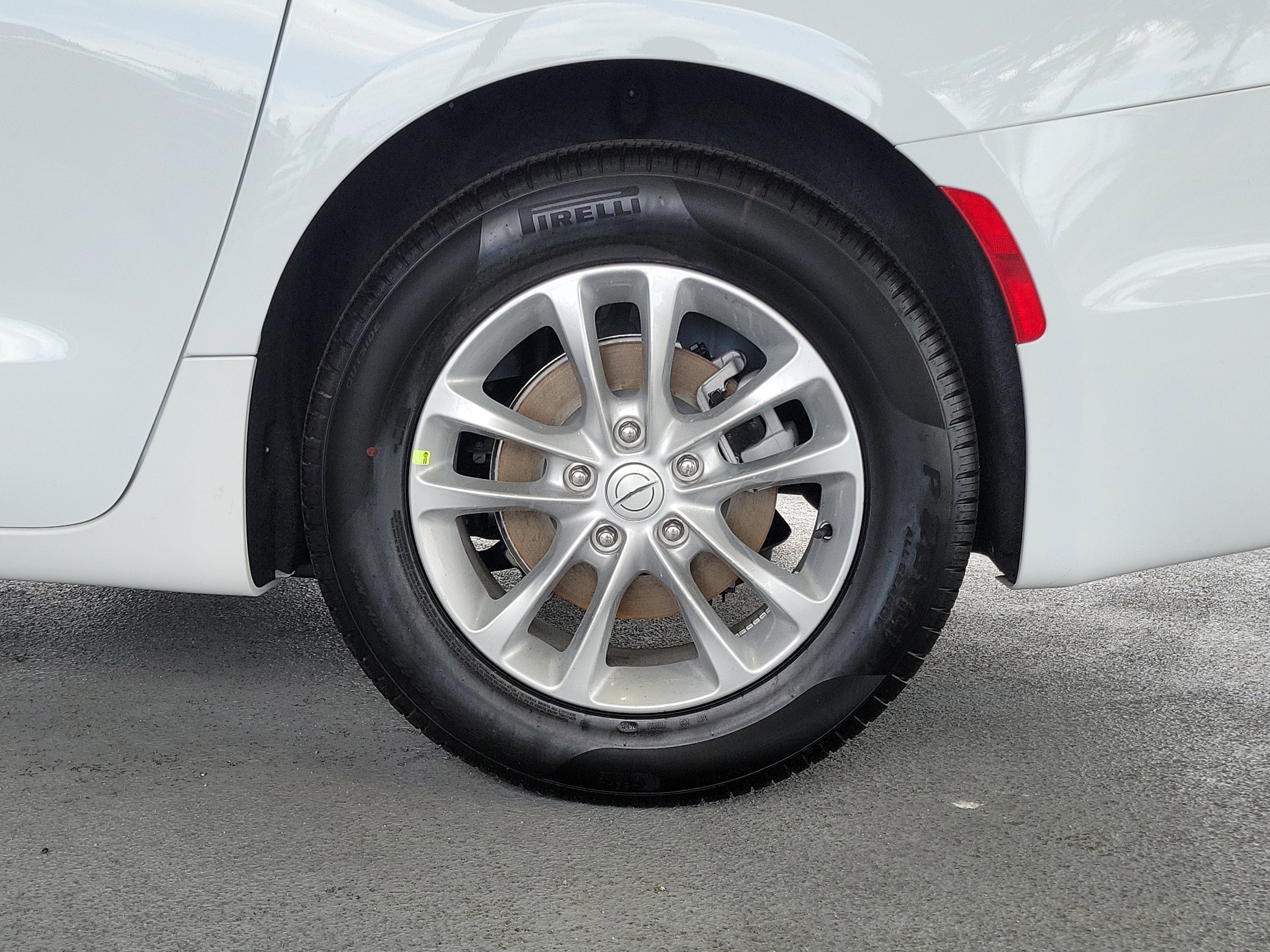 New 2026 Chrysler Pacifica Select FWD image 7