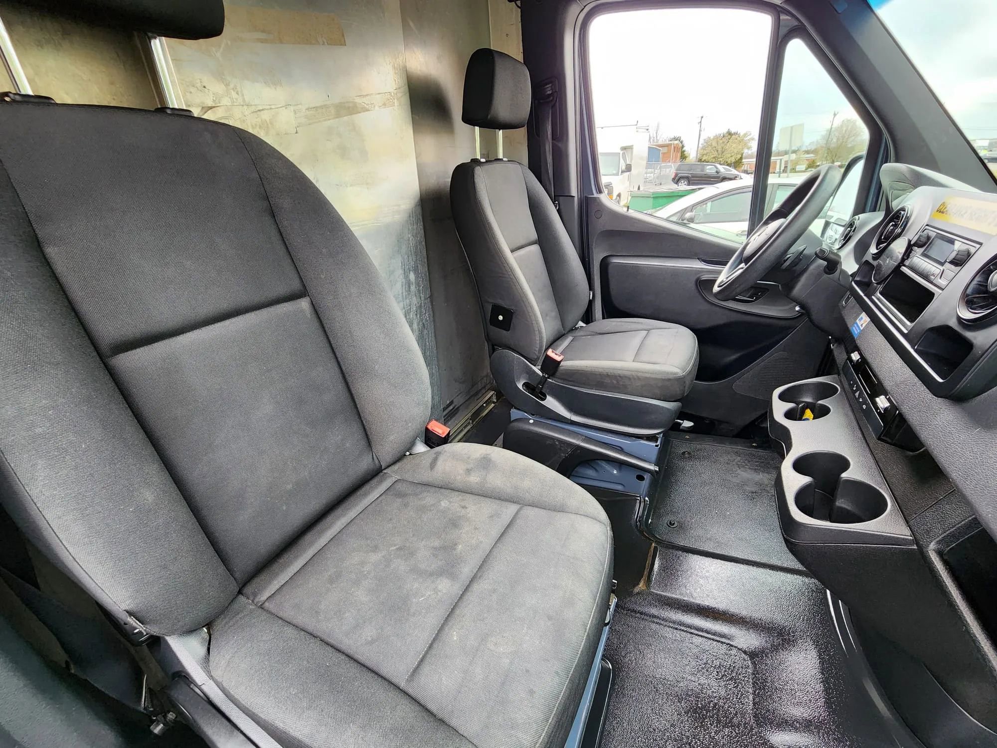 Used 2019 Mercedes-Benz Sprinter 144 image 12
