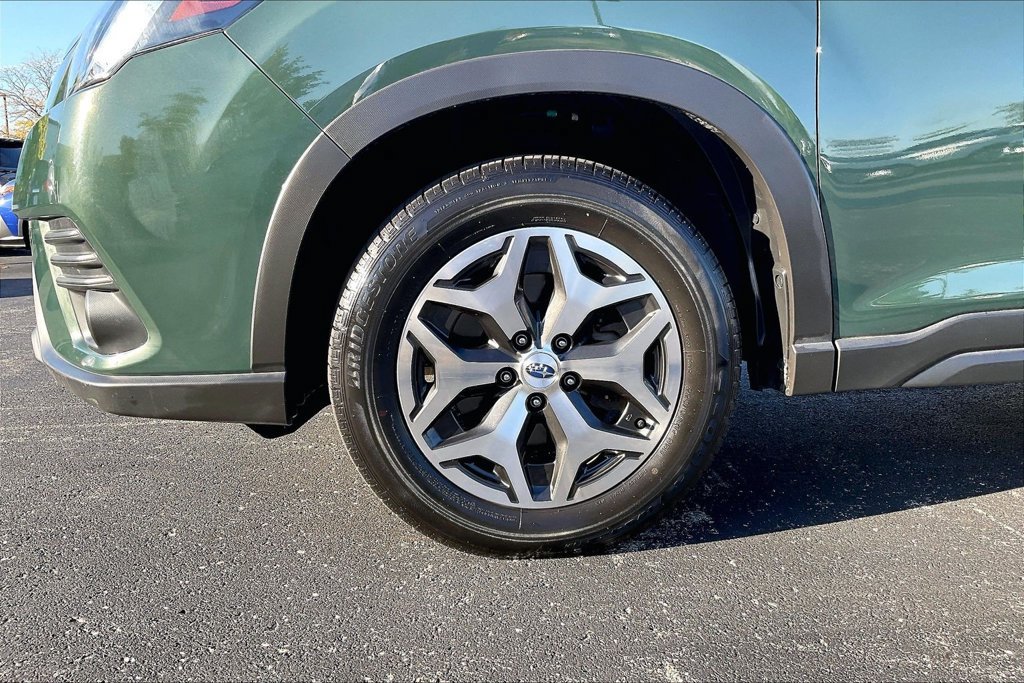 Certified 2024 Subaru Forester Premium AWD/4WD image 10