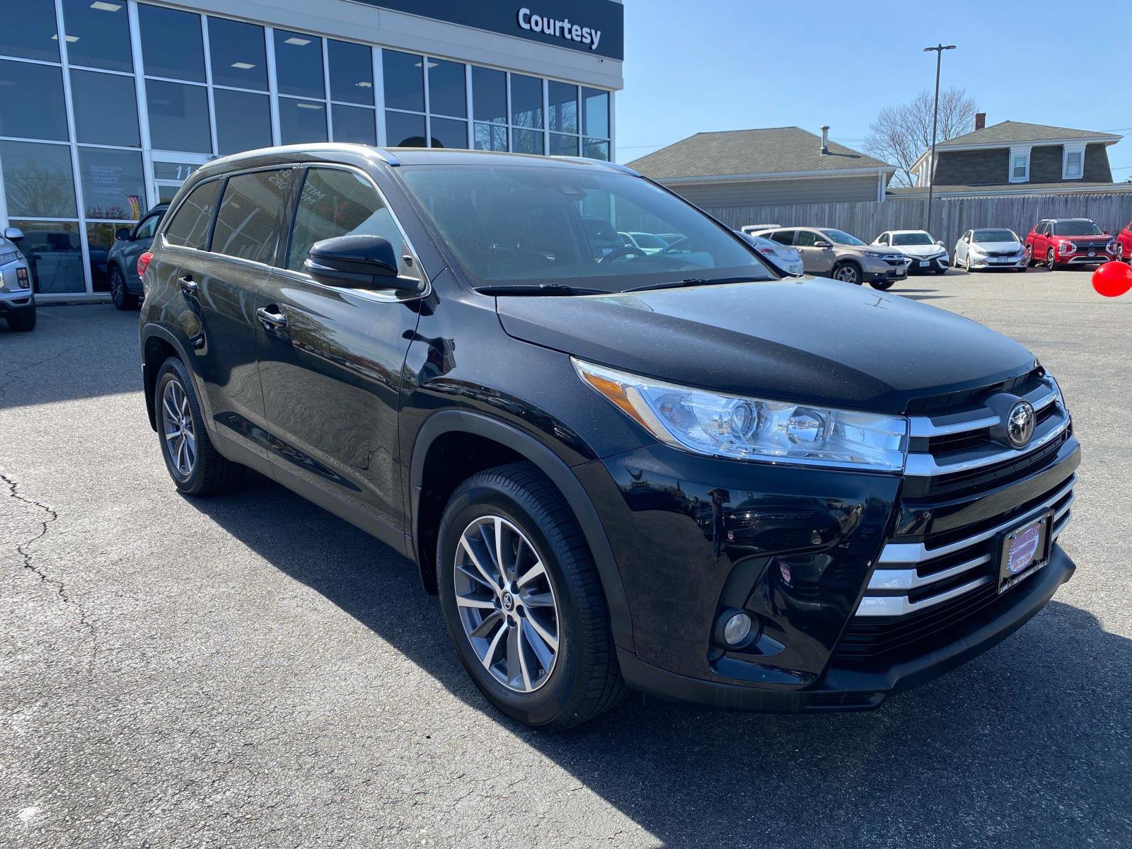 Used 2019 Toyota Highlander XLE image 8