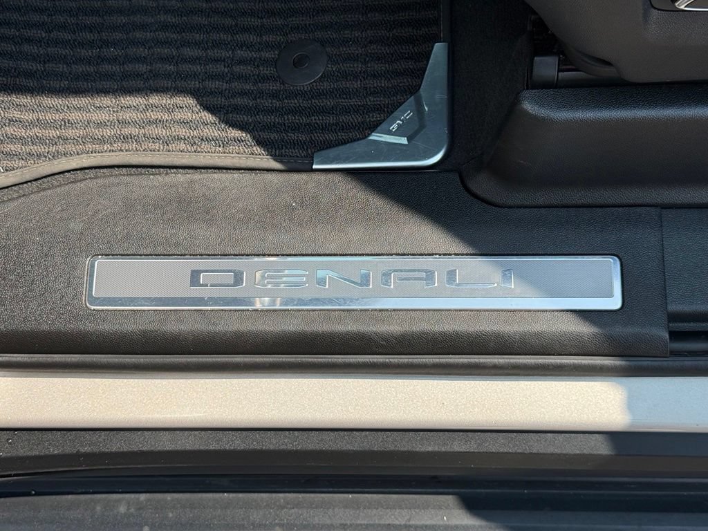 Used 2024 GMC Yukon Denali Ultimate AWD/4WD image 20