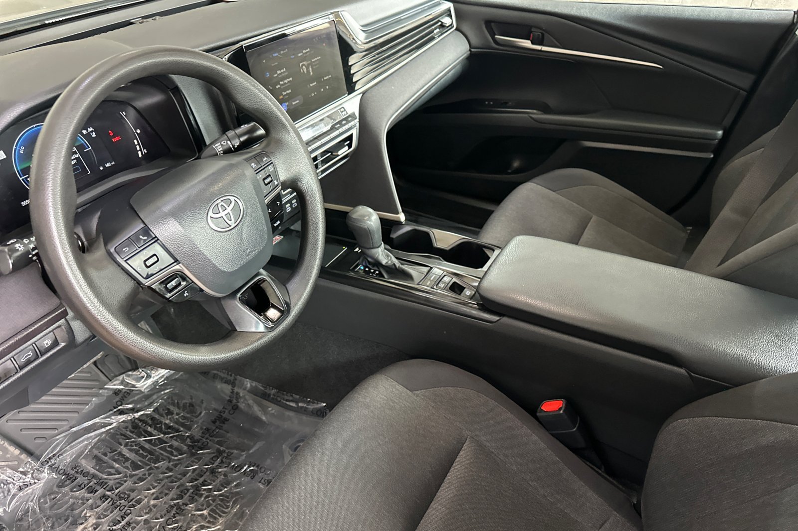 Used 2026 Toyota Camry LE FWD image 10