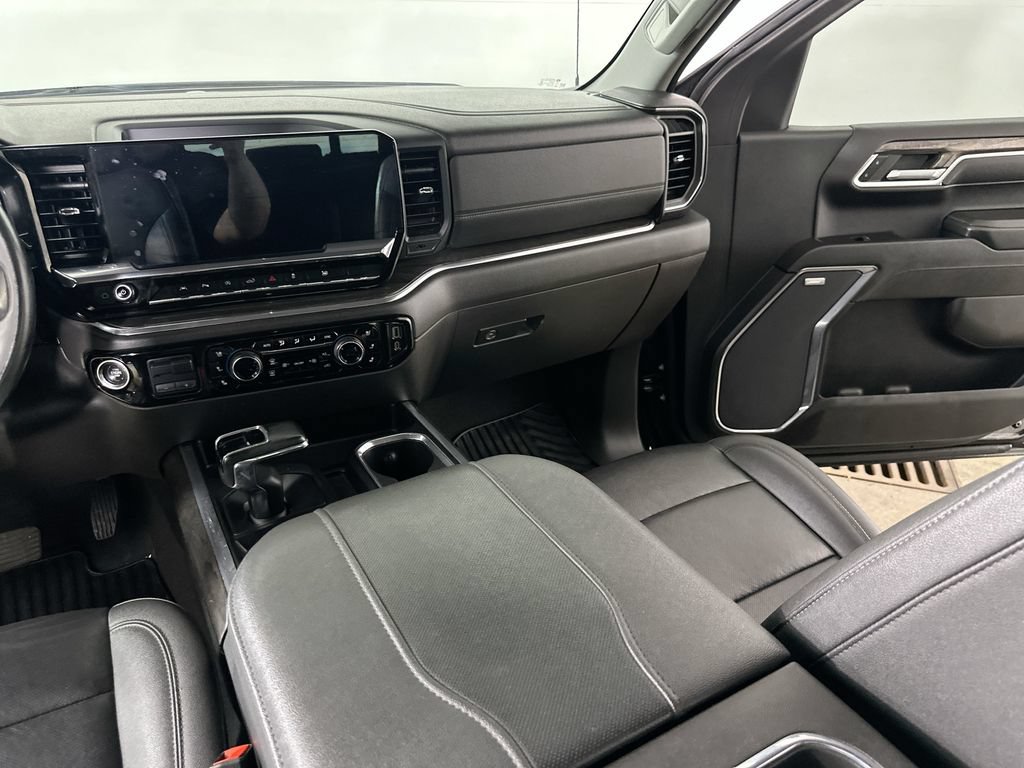 Used 2023 Chevrolet Silverado 1500 LTZ w/ LTZ Convenience Package II AWD/4WD image 21