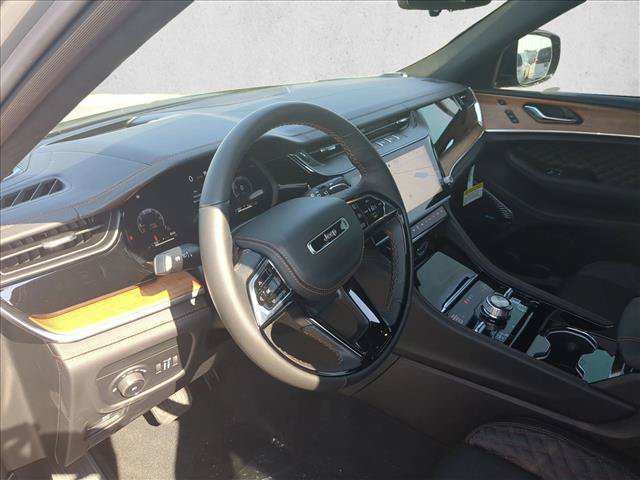 New 2027 Jeep Grand Cherokee Summit AWD/4WD image 3