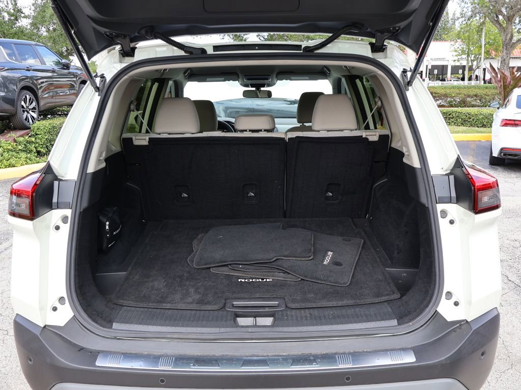 Used 2023 Nissan Rogue SV FWD image 17