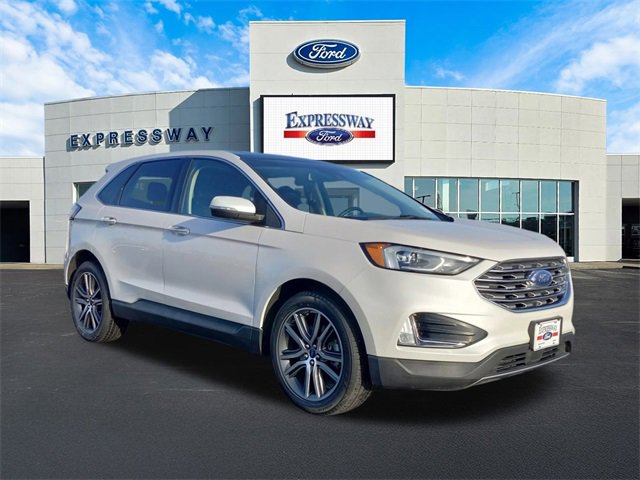 Used 2019 Ford Edge Titanium w/ Cold Weather Package image 4
