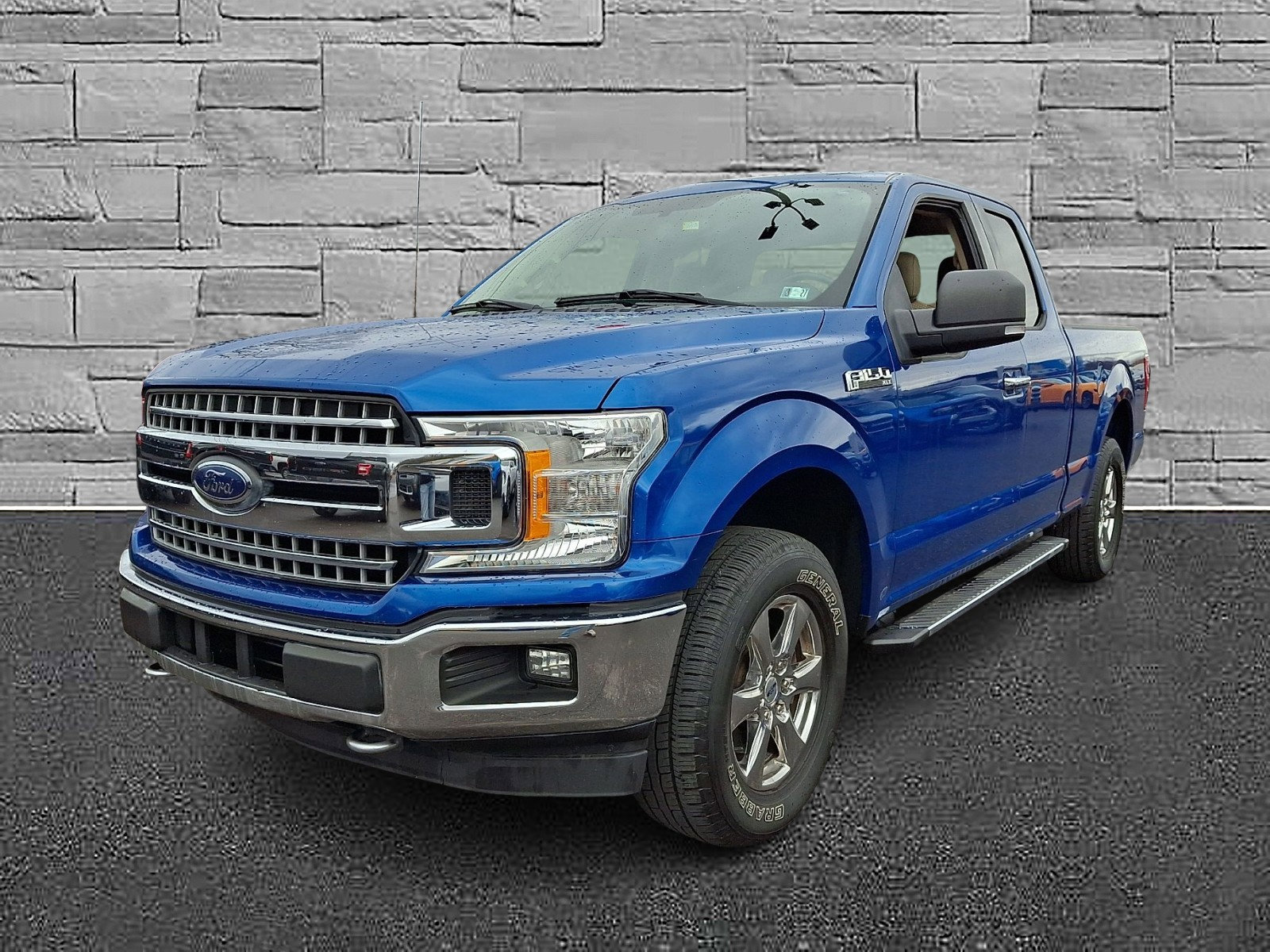 Used 2018 Ford F150 XLT w/ Equipment Group 302A Luxury image 4