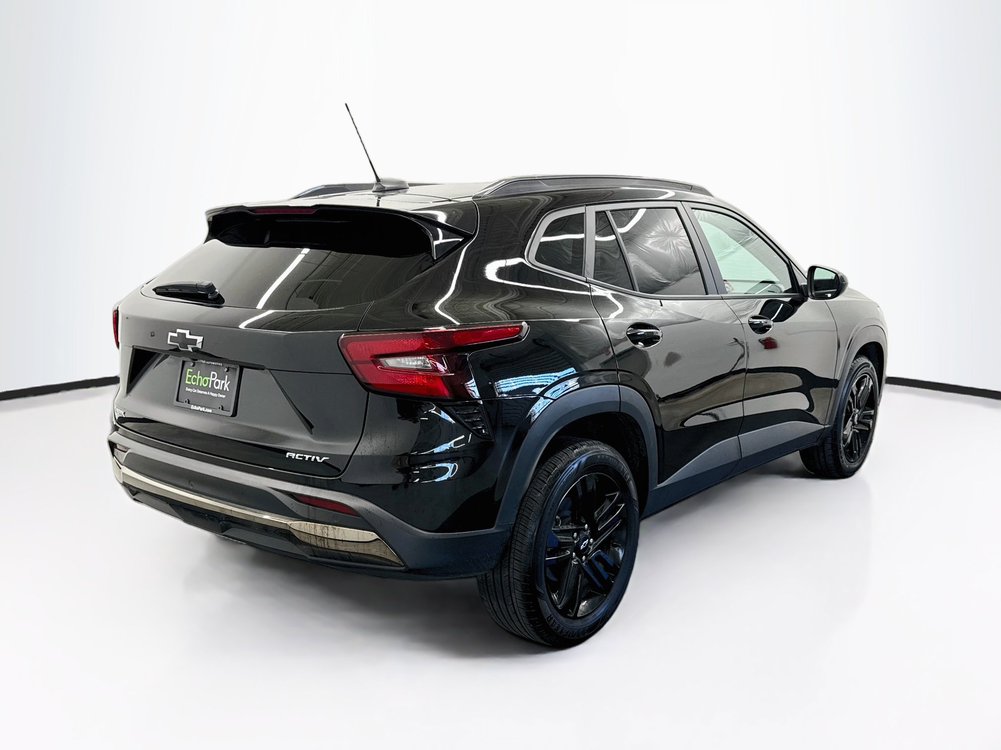 Used 2025 Chevrolet Trax ACTIV w/ Sunroof Package FWD image 9