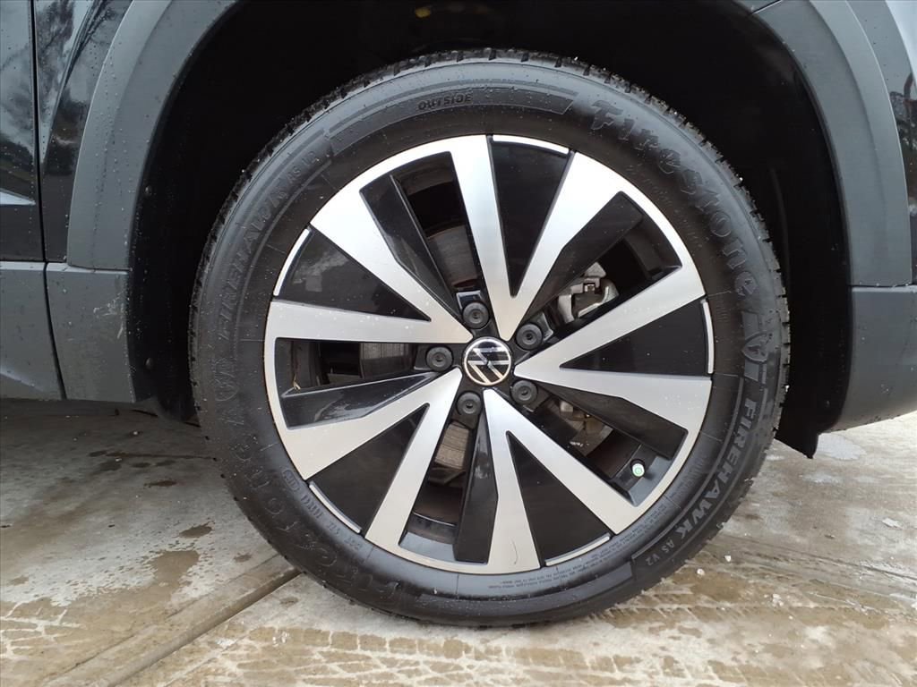 Used 2022 Volkswagen Taos SE w/ Panoramic Sunroof Package image 9