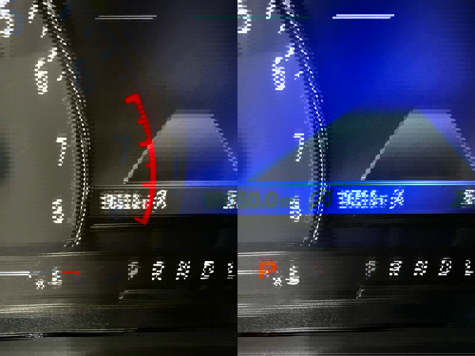 Used 2024 Ford Explorer XLT w/ Equipment Group 202A image 28