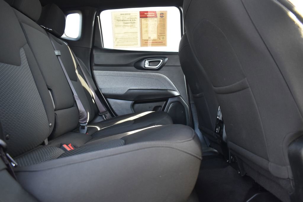 Used 2023 Jeep Compass Sport image 10
