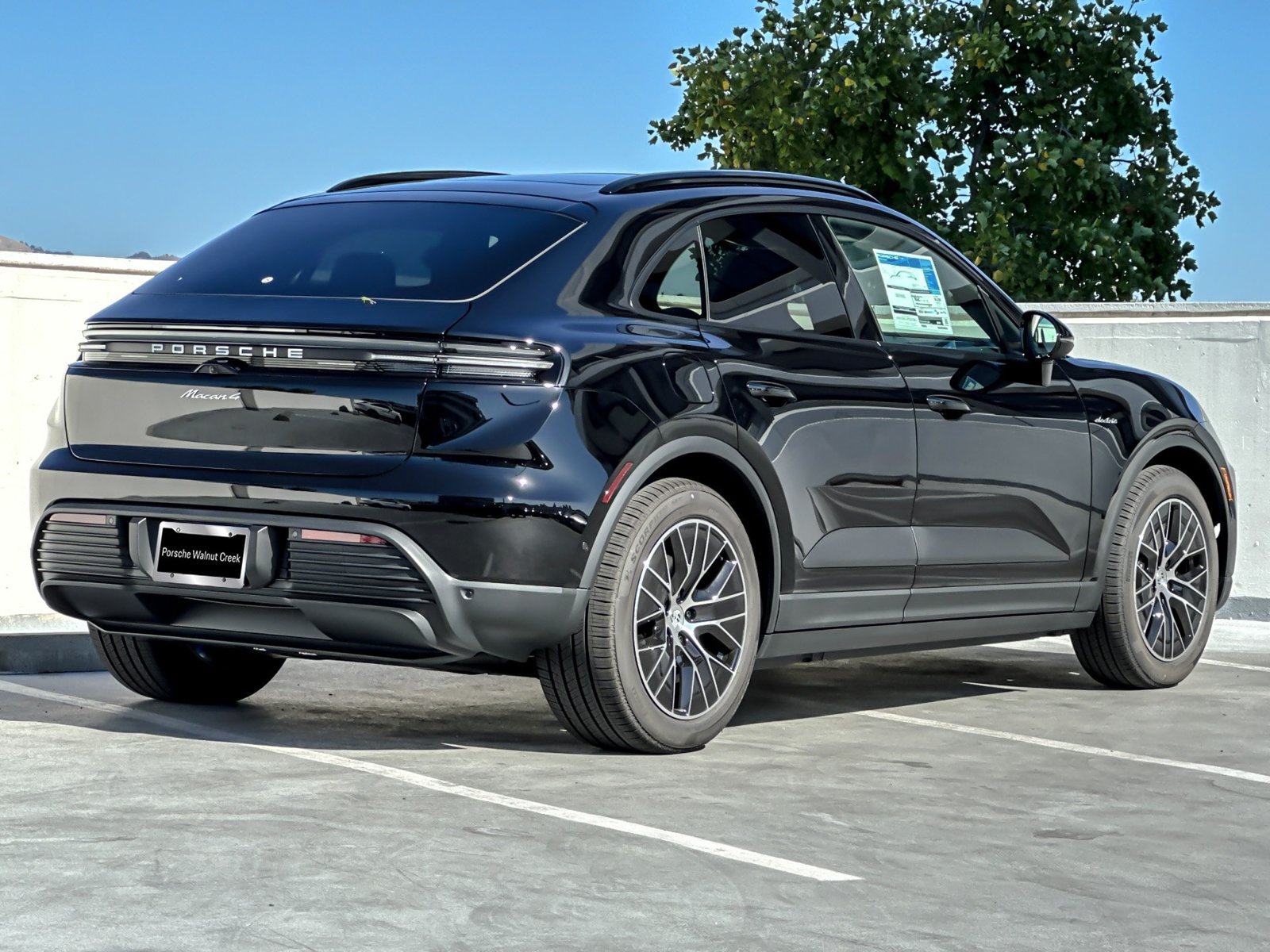 New 2026 Porsche Macan 4 Electric AWD/4WD image 9