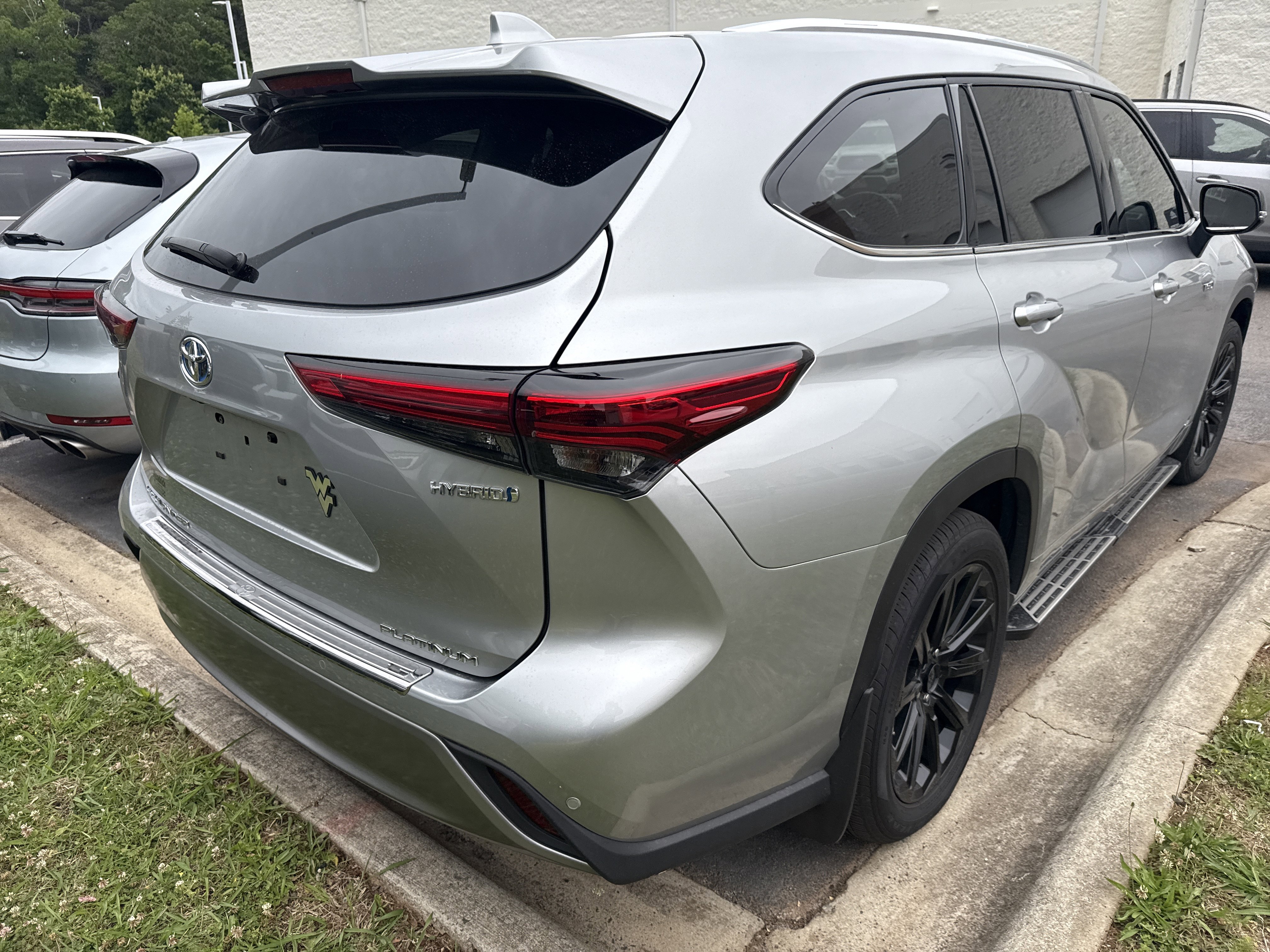 Used 2021 Toyota Highlander Platinum AWD/4WD image 8