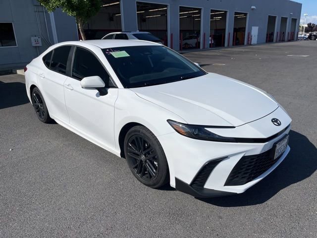 Used 2025 Toyota Camry SE w/ Convenience Package