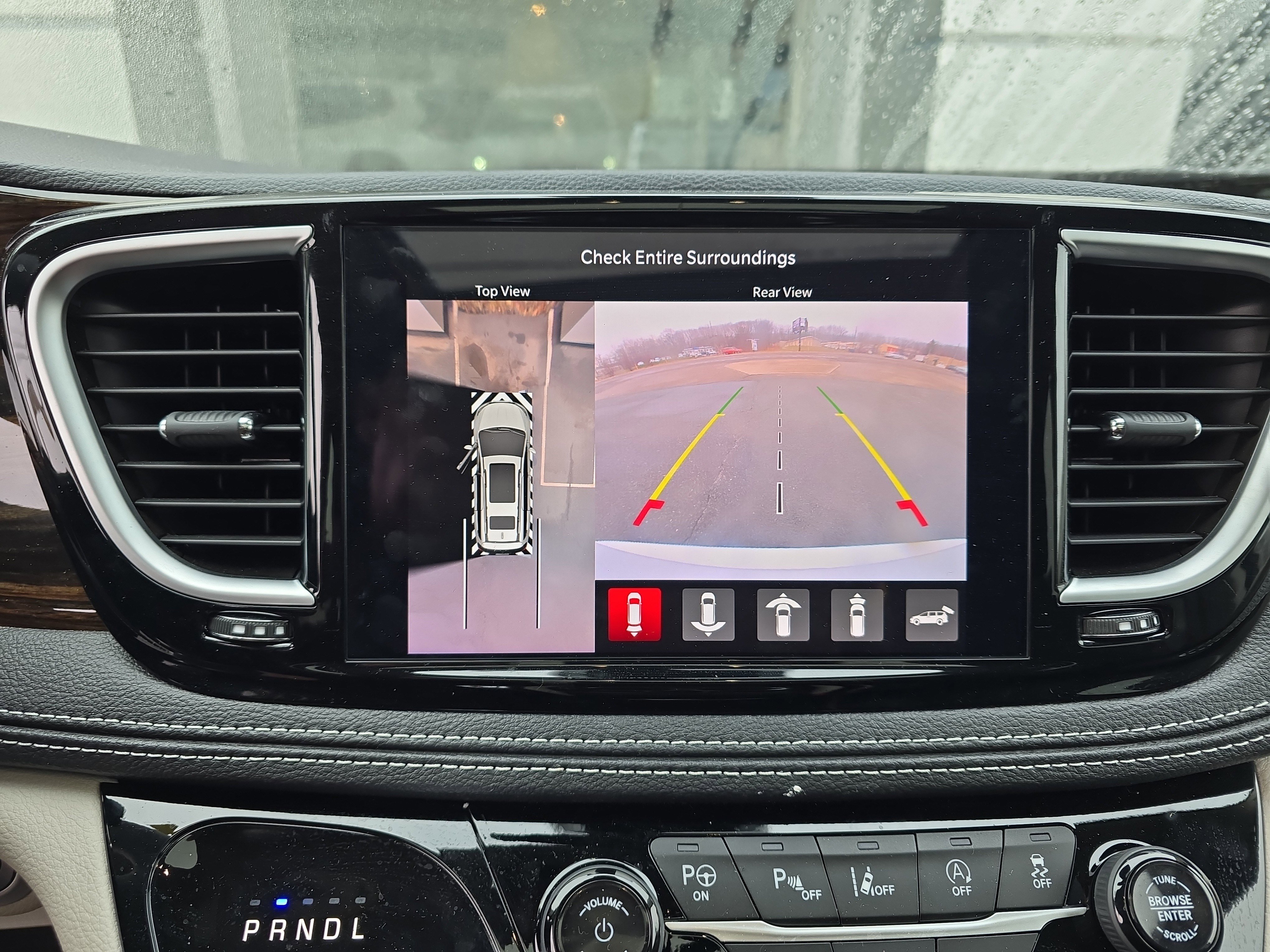 Used 2024 Chrysler Pacifica Limited image 28