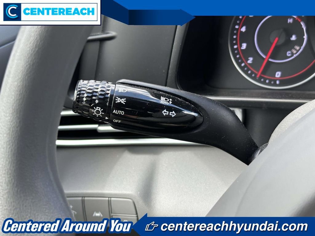 Used 2023 Hyundai Elantra SEL FWD image 18