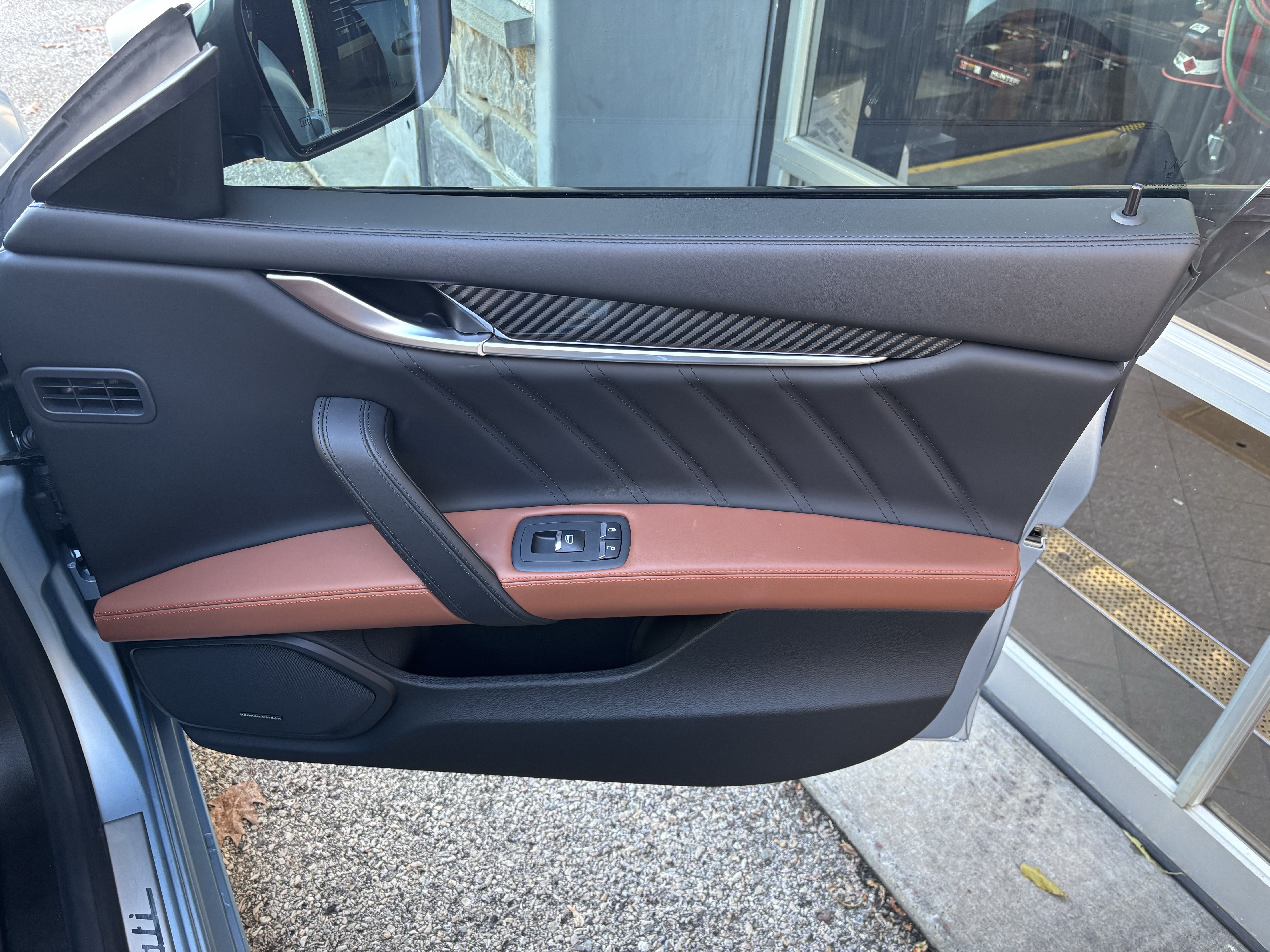 Used 2023 Maserati Ghibli F Tributo RWD image 24