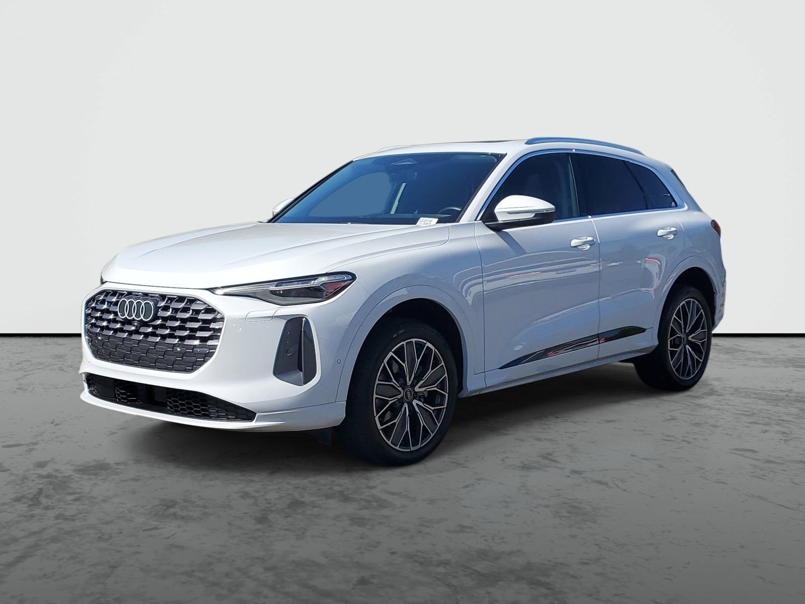 Used 2025 Audi Q5 Premium Plus w/ Premium Plus image 2