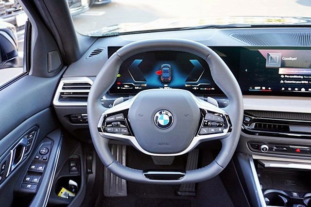 Used 2025 BMW 330i xDrive Sedan w/ Convenience Package image 20