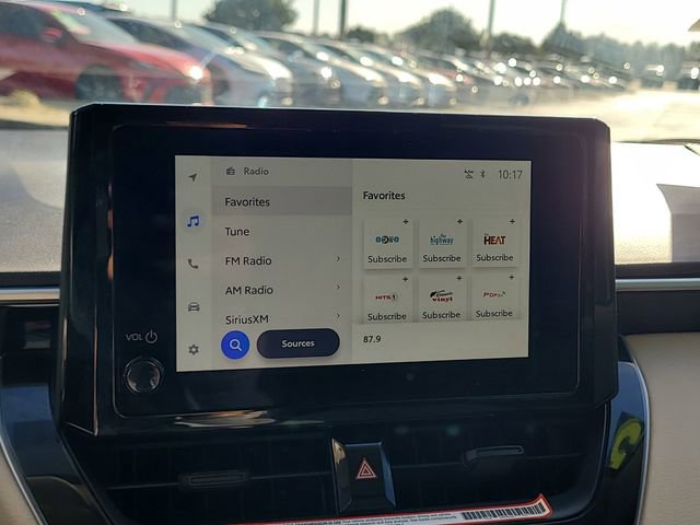 Used 2025 Toyota Corolla LE w/ Convenience Package image 21