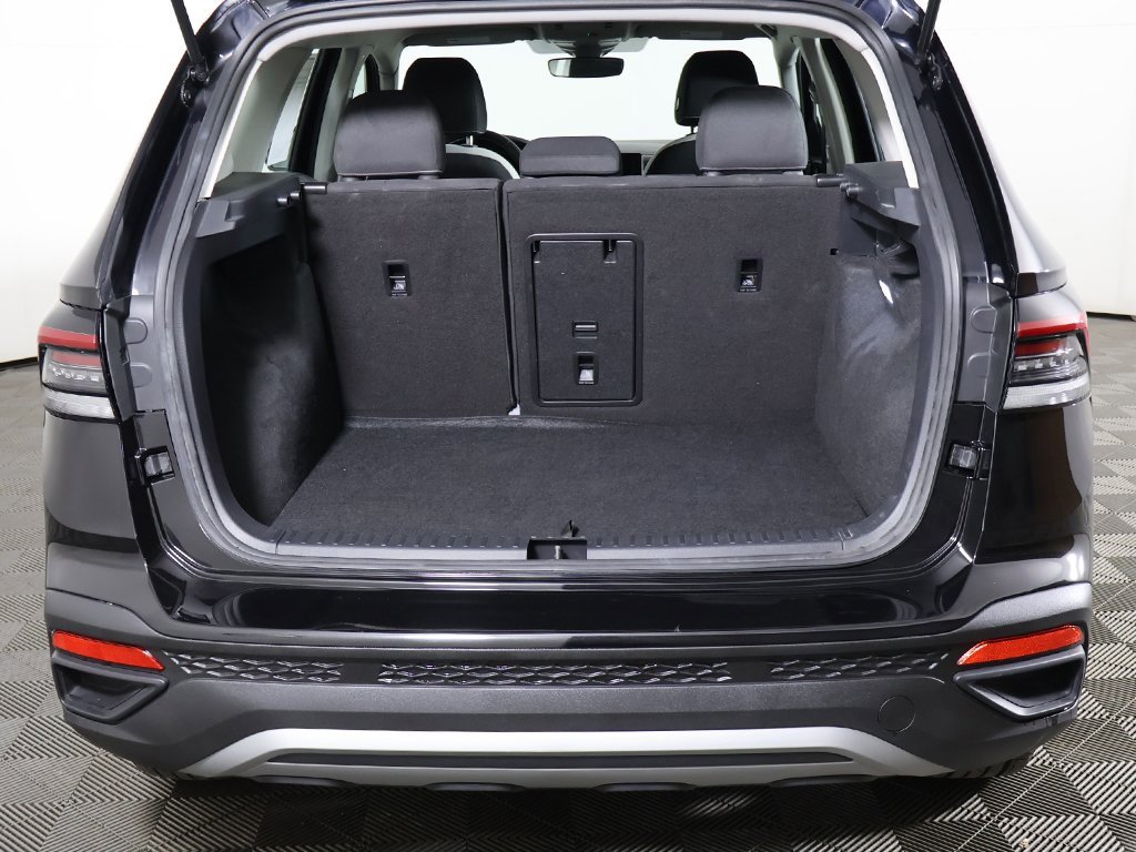 Used 2025 Volkswagen Taos S image 15