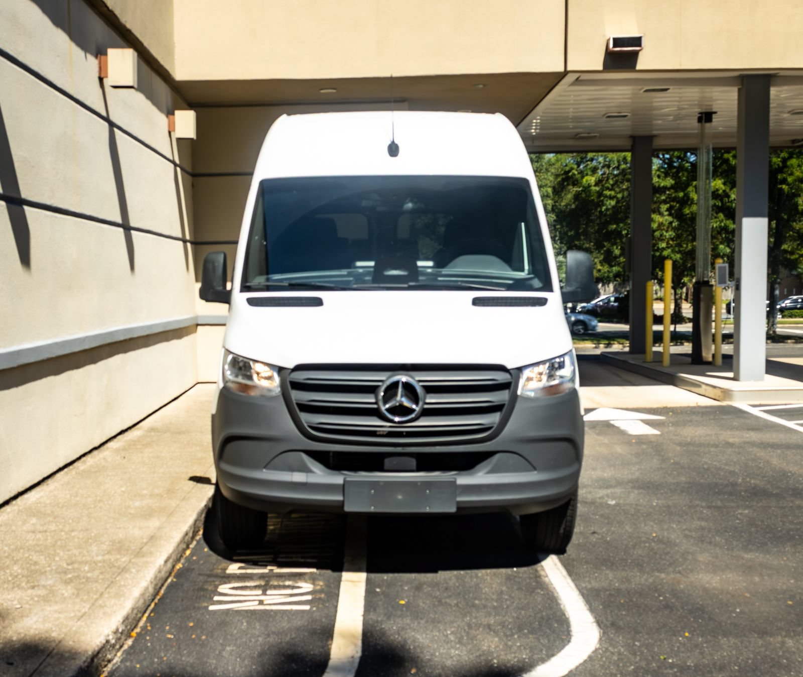 Used 2025 Mercedes-Benz Sprinter 2500 image 2