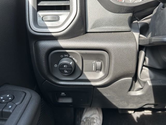 New 2026 RAM 1500 Express AWD/4WD image 22