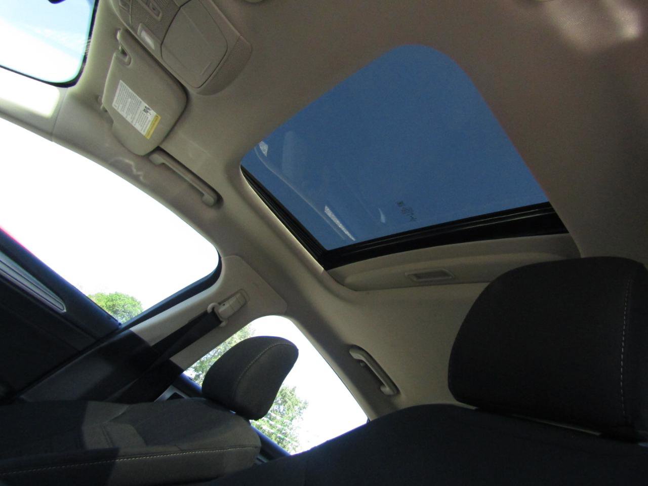 Used 2020 Ford Fusion SE FWD image 12