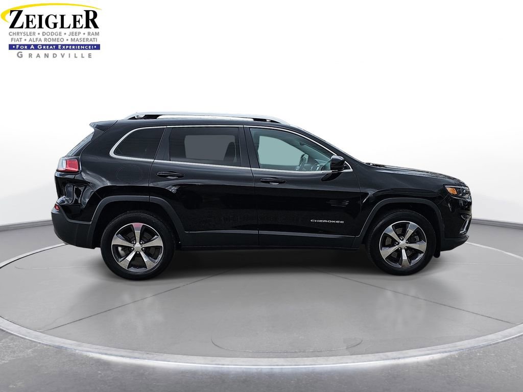 Used 2019 Jeep Cherokee Limited w/ Luxury Group image 4