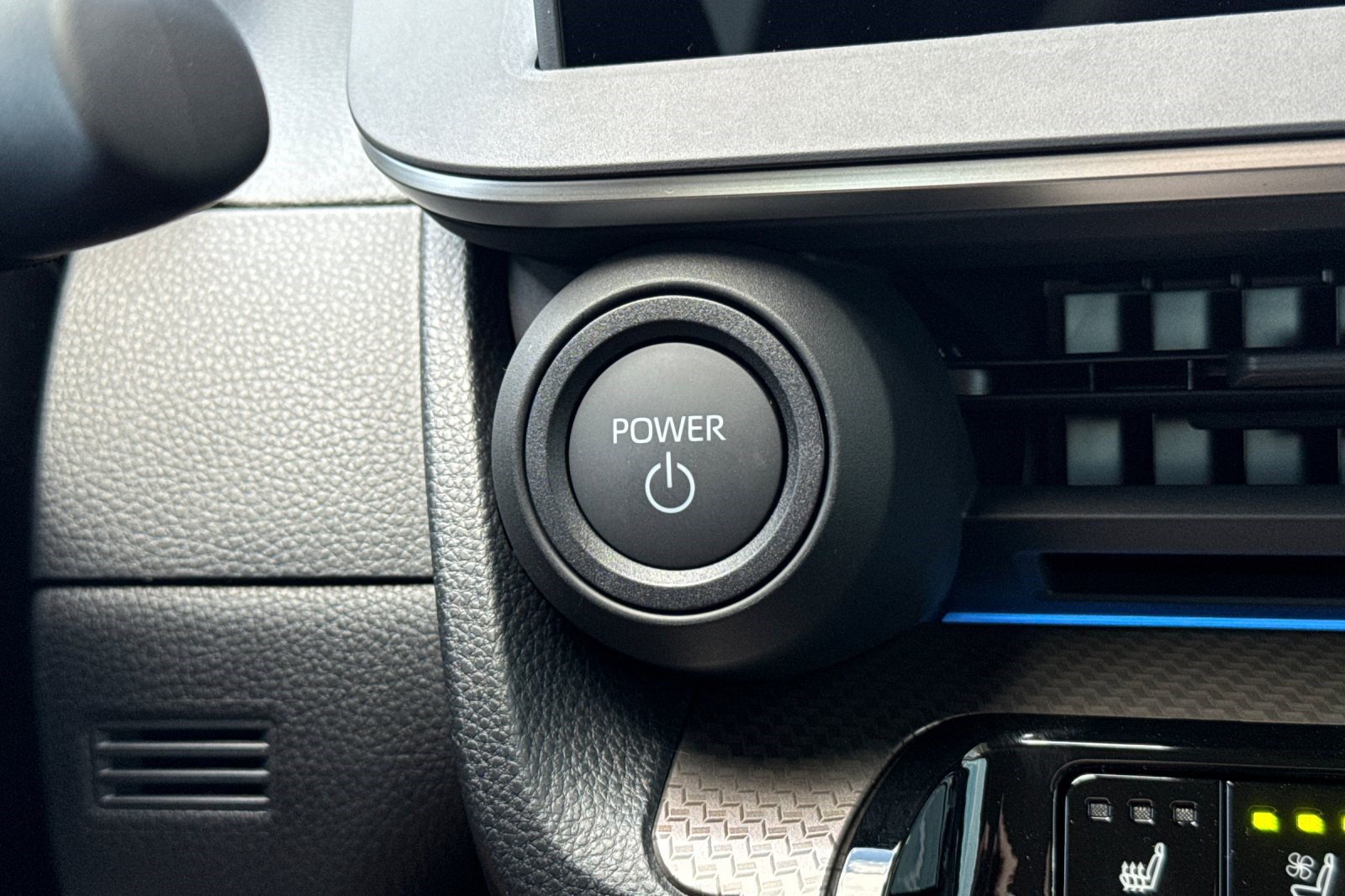 New 2027 Toyota Prius LE AWD/4WD image 18