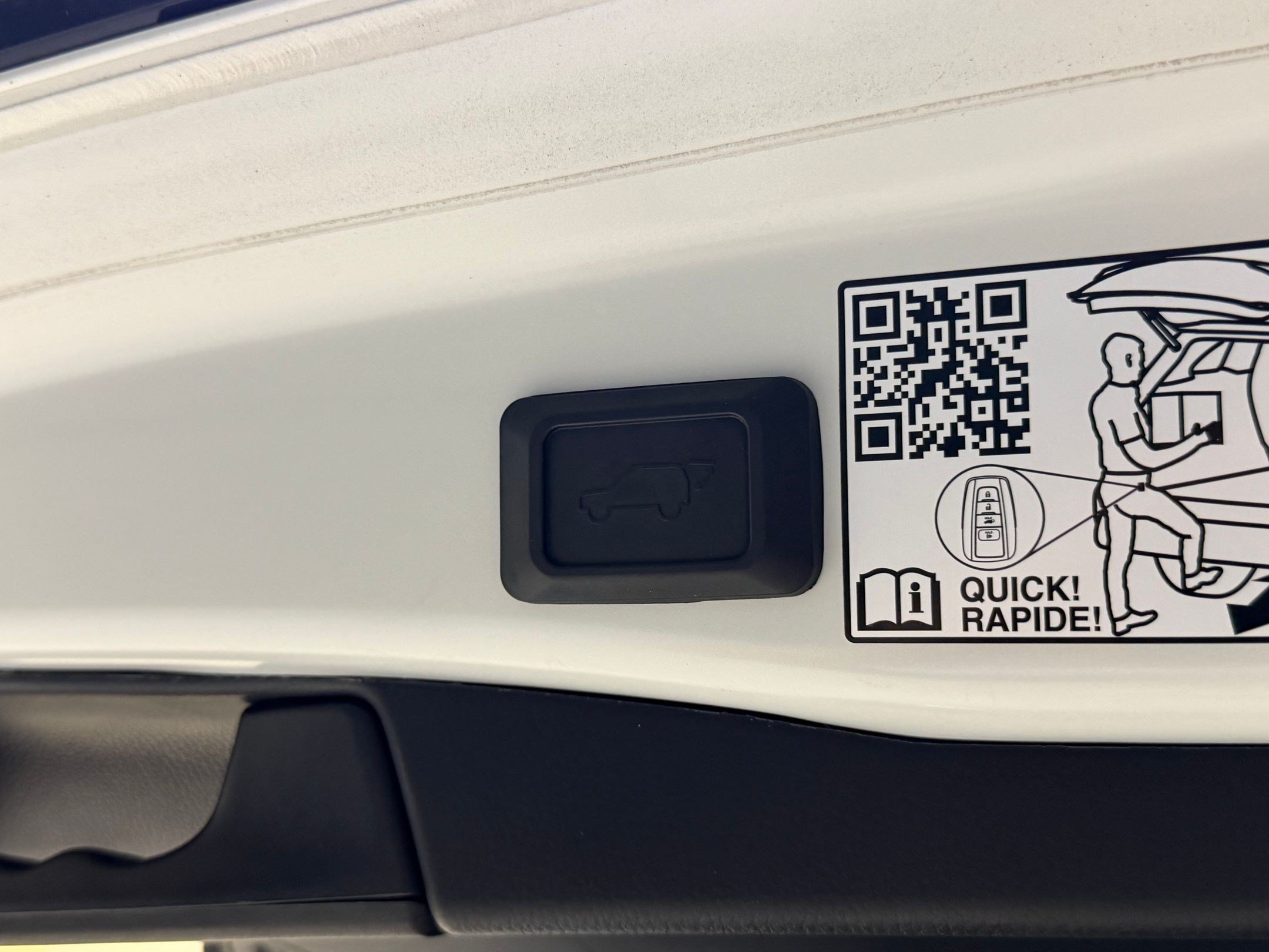 Used 2022 Toyota RAV4 XSE AWD/4WD image 21