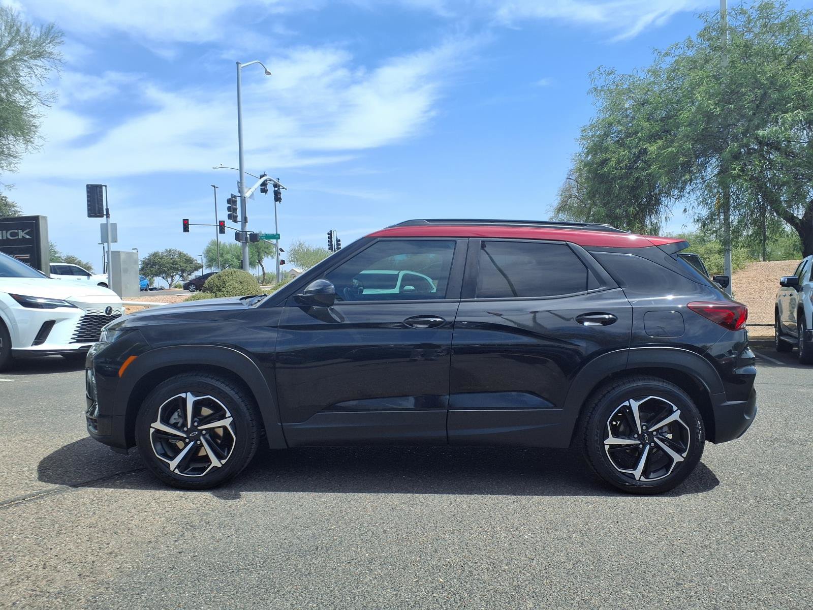 Used 2021 Chevrolet TrailBlazer RS w/ Sun and Liftgate Package FWD image 8