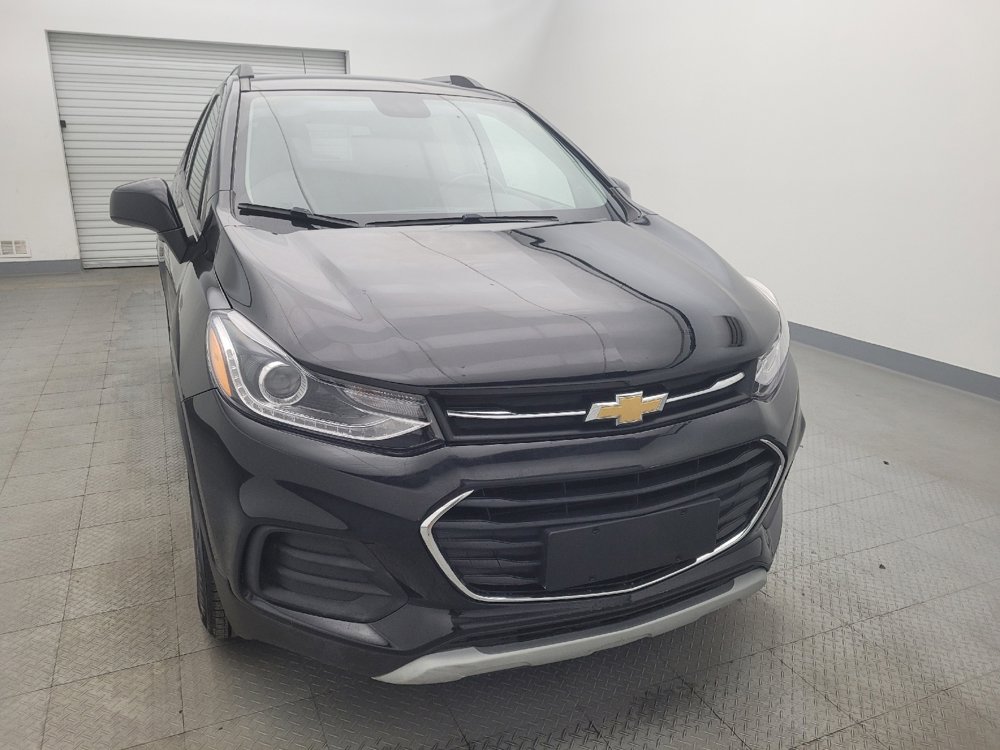Used 2021 Chevrolet Trax LT w/ LT Convenience Package image 14