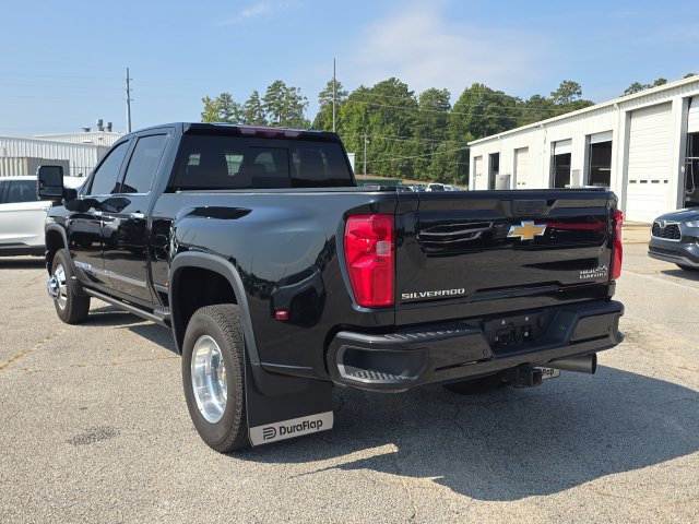 Used 2024 Chevrolet Silverado 3500 High Country w/ High Country Premium Package AWD/4WD image 3