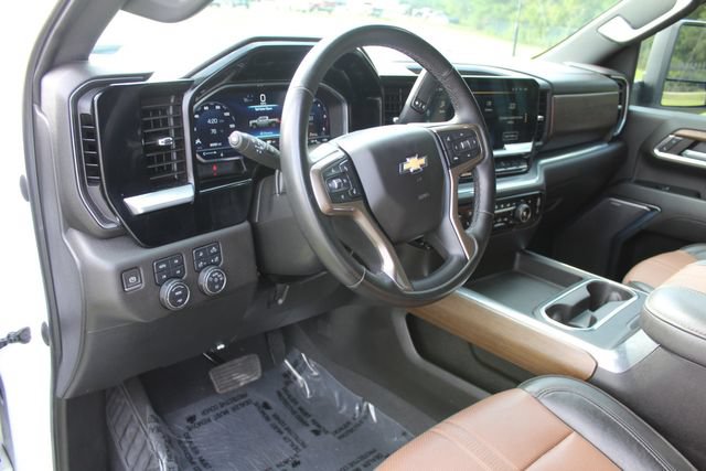 Used 2024 Chevrolet Silverado 2500 High Country w/ Z71 Off-Road Package AWD/4WD image 14