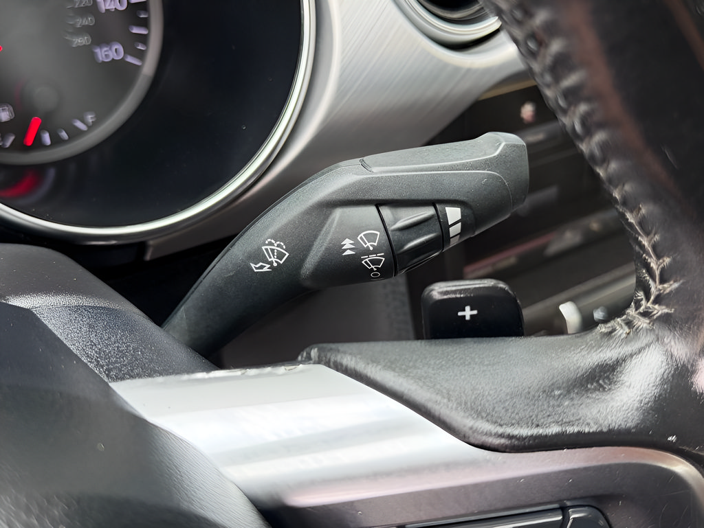 Used 2019 Ford Mustang Premium RWD image 31