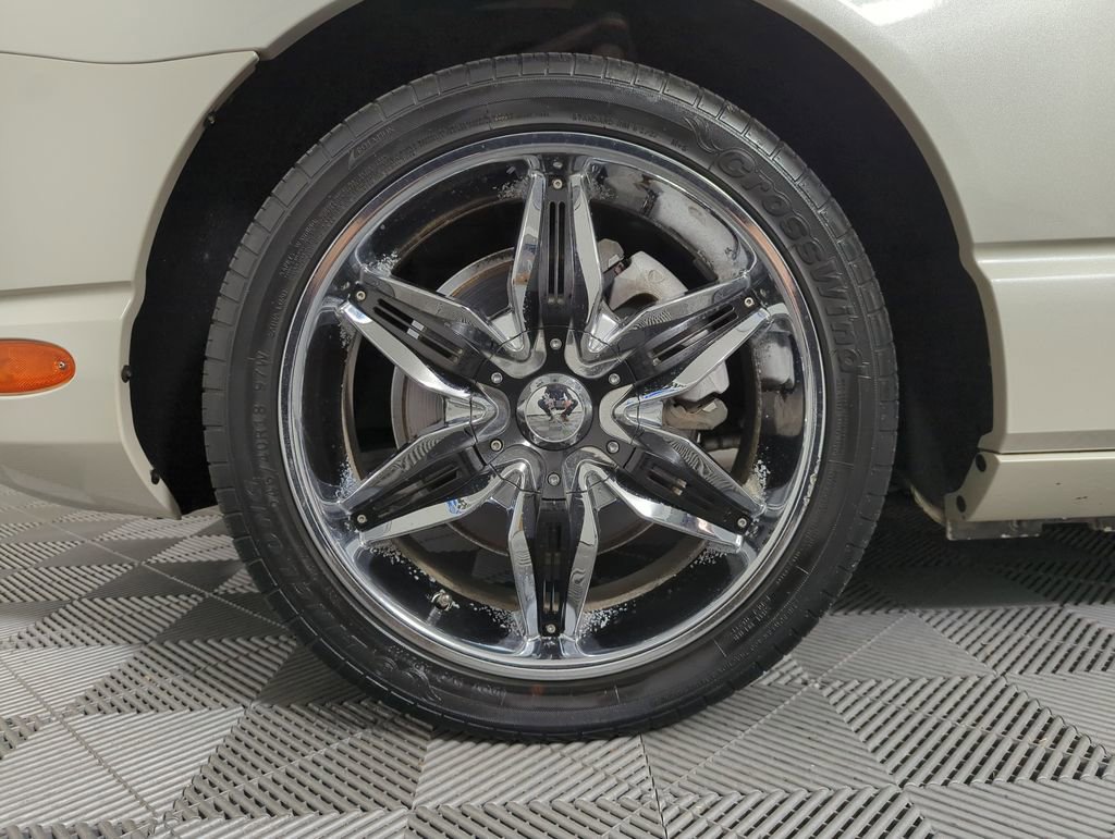 Used 2005 Ford Thunderbird 50th Anniversary image 18