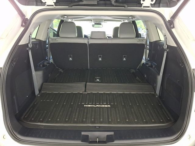Used 2023 Toyota Highlander Limited FWD image 34
