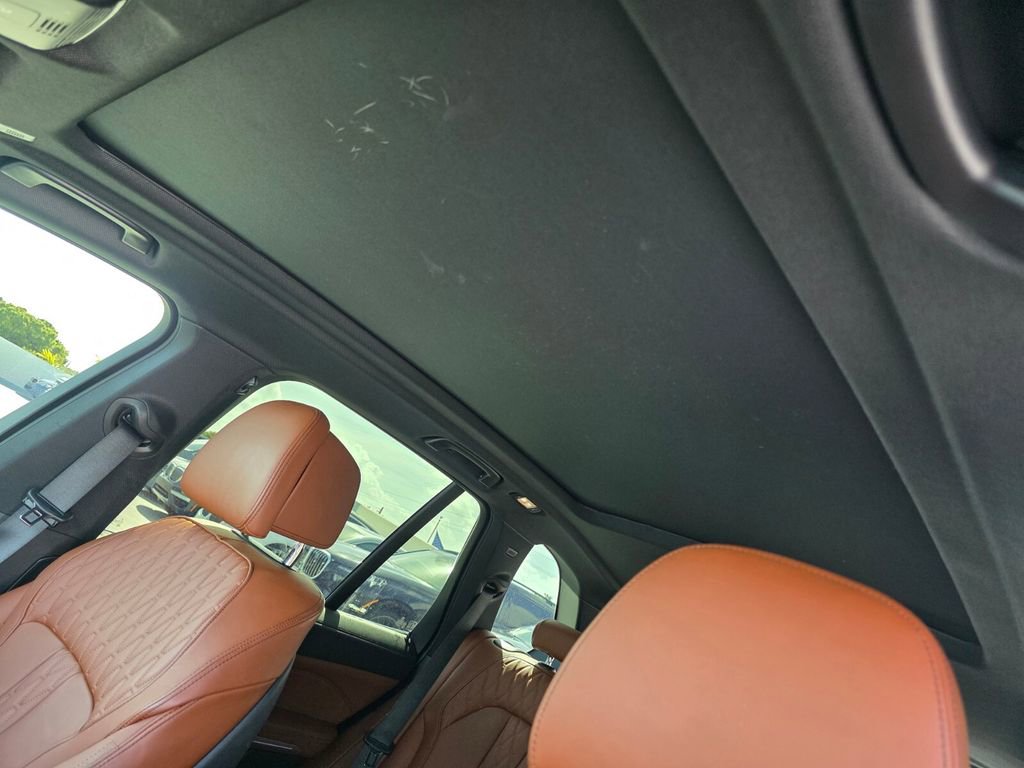 Used 2021 BMW X5 sDrive40i w/ M Sport Package image 12