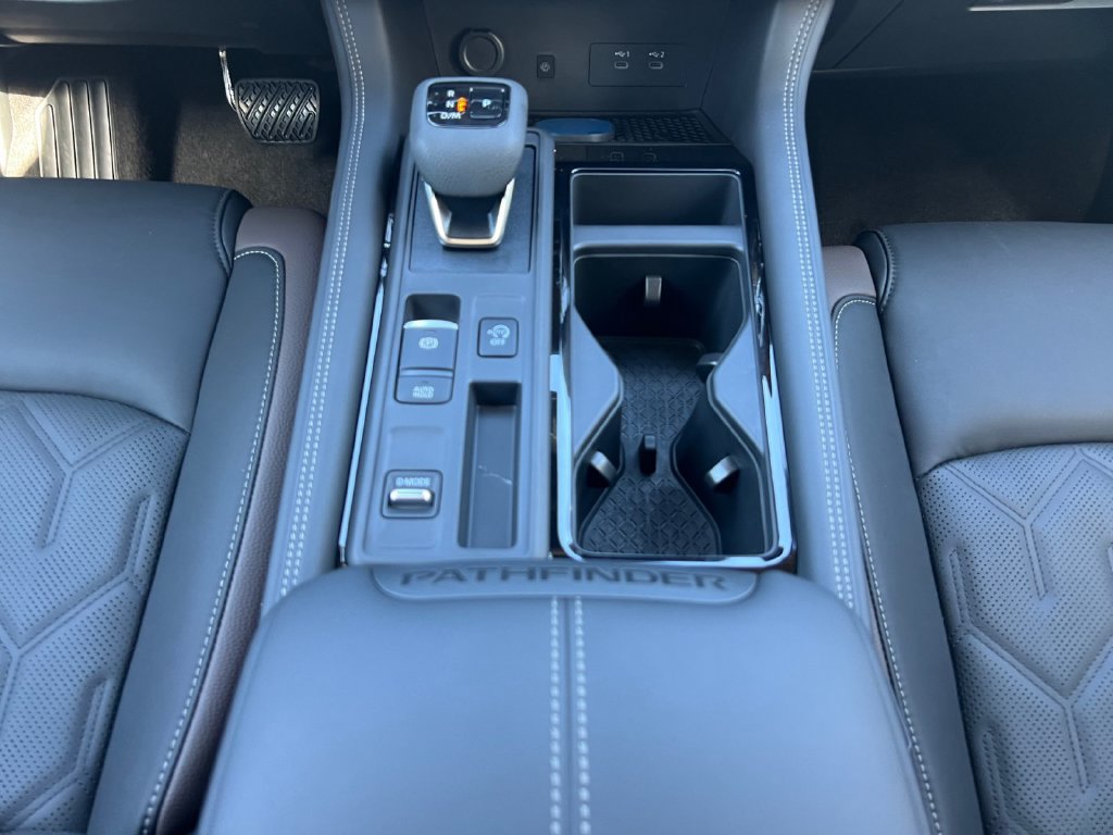 New 2026 Nissan Pathfinder Platinum FWD image 12