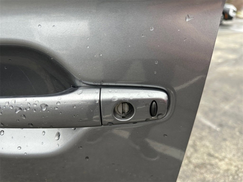 Used 2020 Mitsubishi Outlander SE image 29