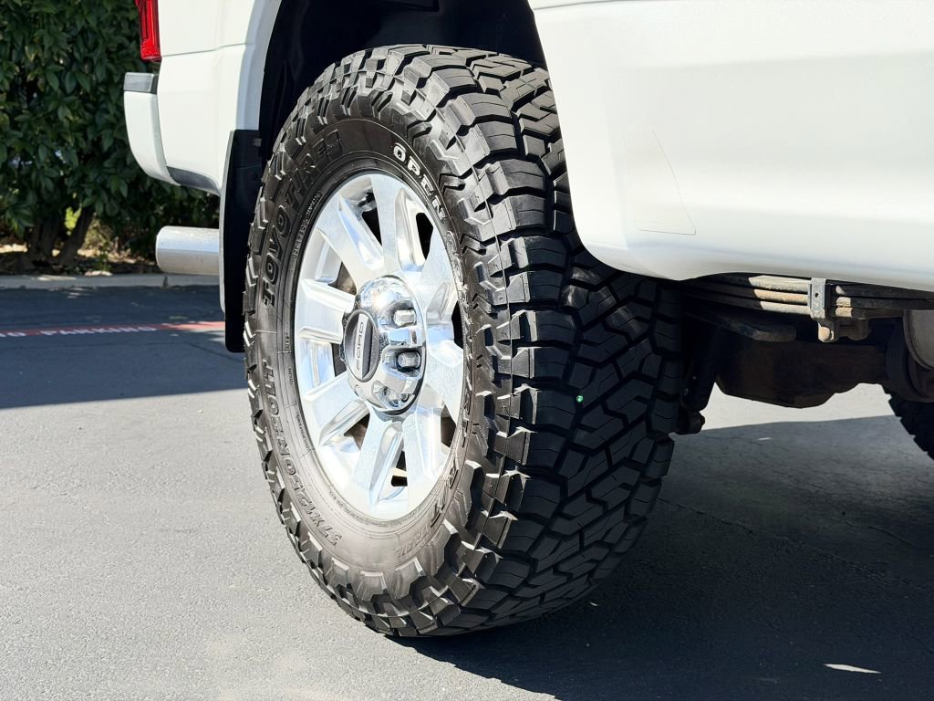 Used 2020 Ford F350 Platinum w/ FX4 Off-Road Package AWD/4WD image 16